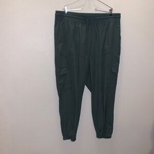 Old Navy Stretch Tech Dry Quick Cargo Athletic Jogger Pants Green